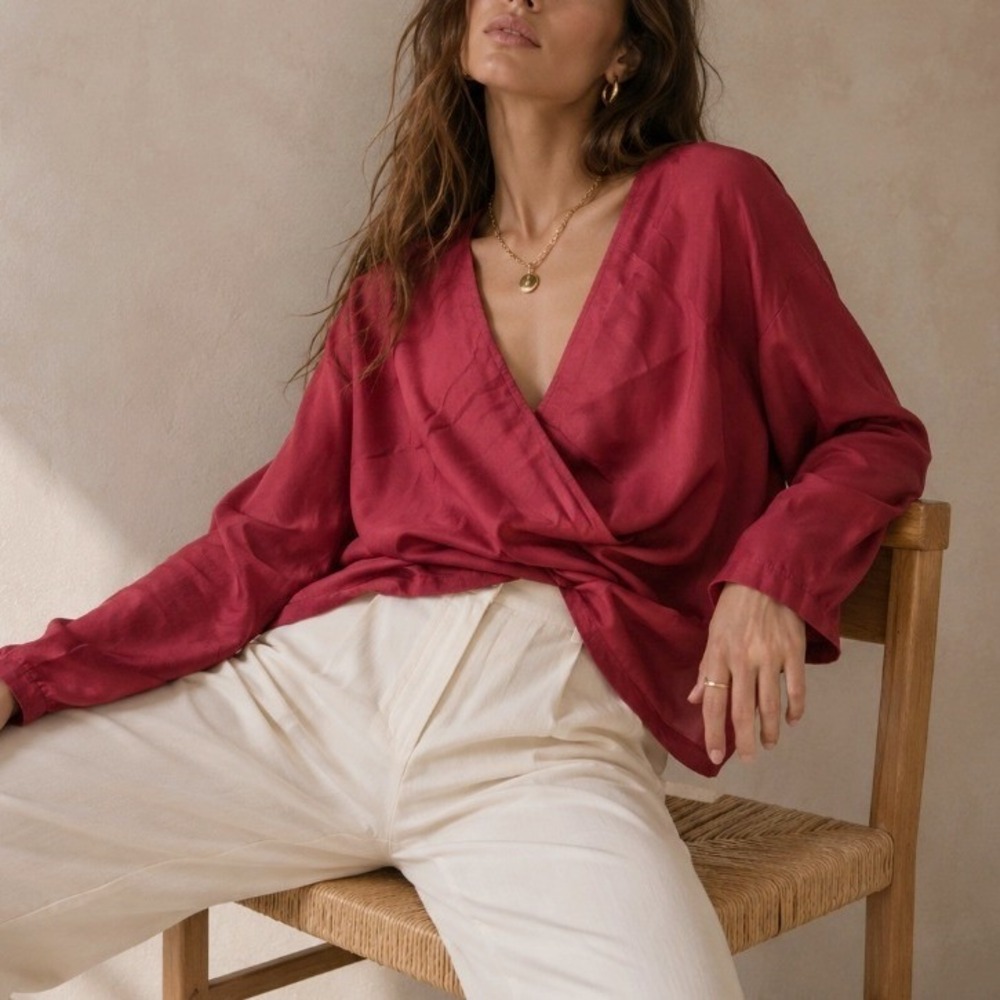 L'AGENCE Blouse 100% Silk Wrap Long Sleeve Red Top Large Quiet Luxury Elevated